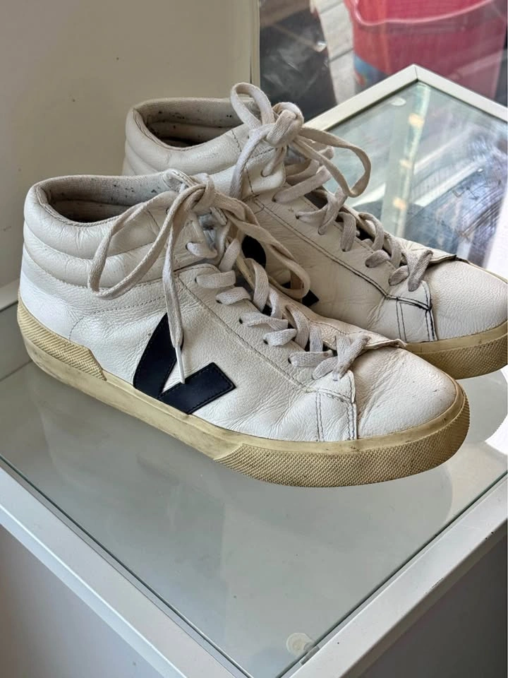 Veja size 9