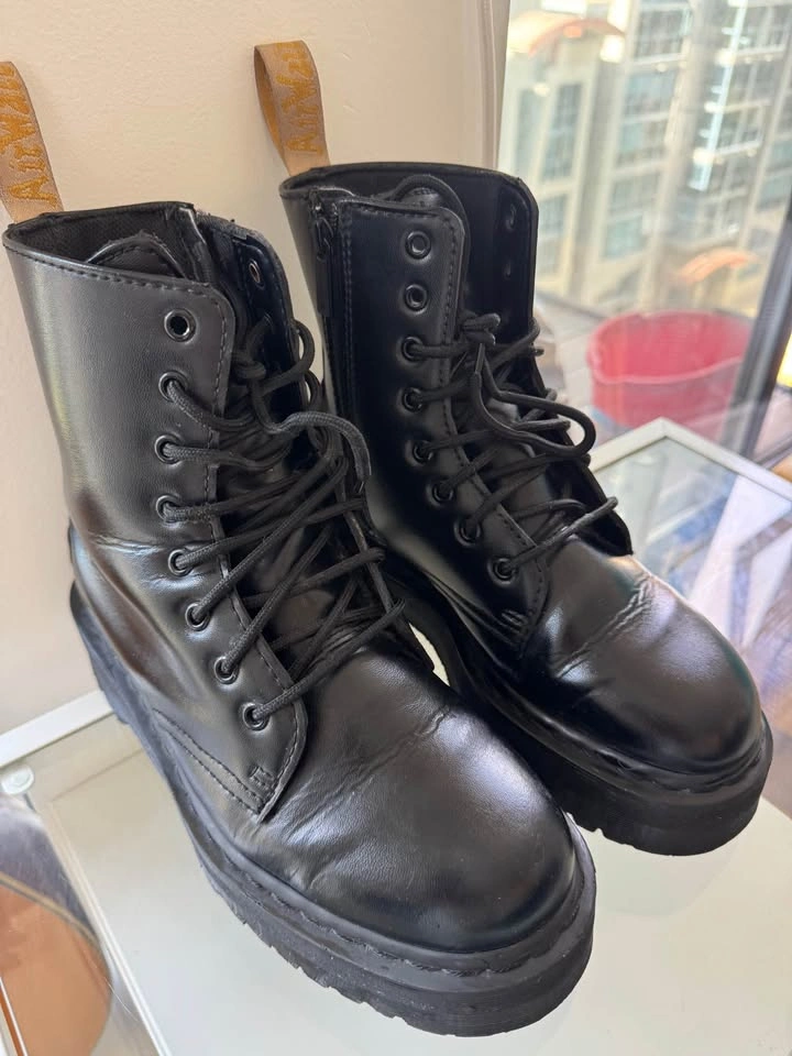 dr. Martens size 10 - photo 3