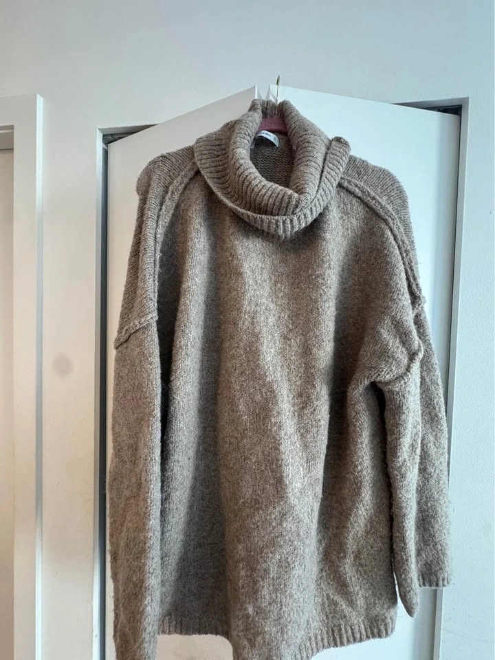 XL and Large Winter Hoodies and Jackets - photo 2