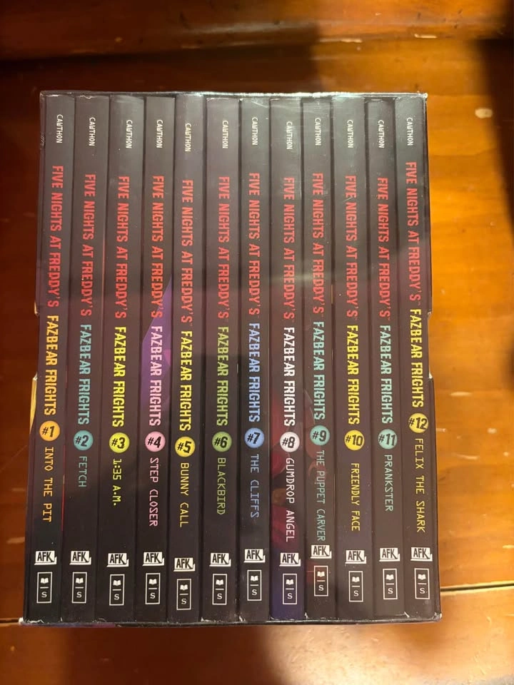 Five Nights at Freddy’s Book Collection (12-Pack) - photo 3
