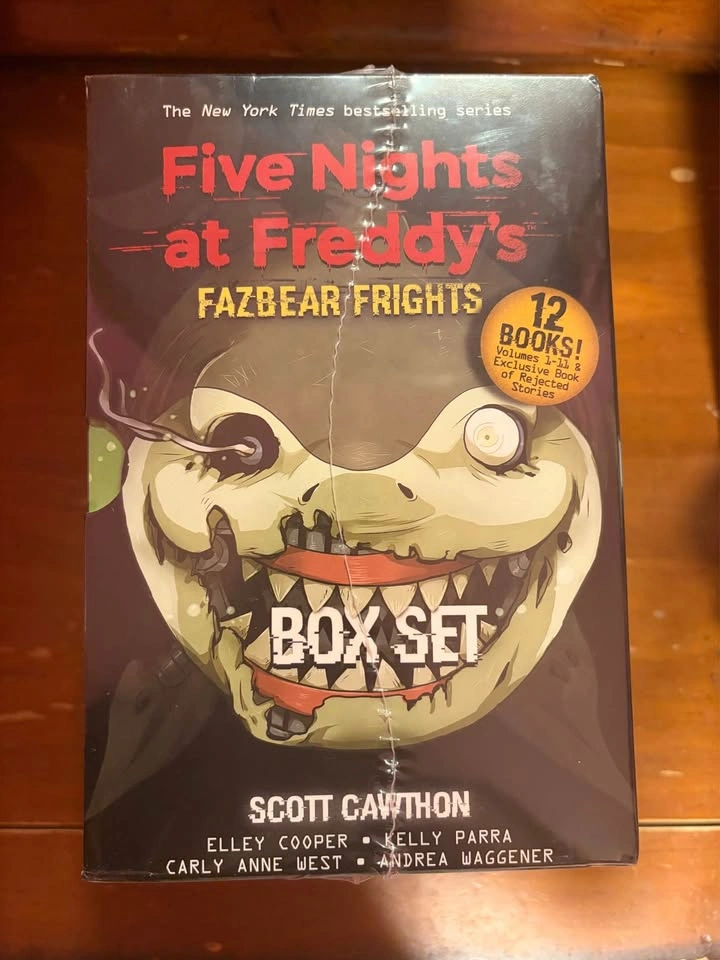 Five Nights at Freddy’s Book Collection (12-Pack) - photo 4