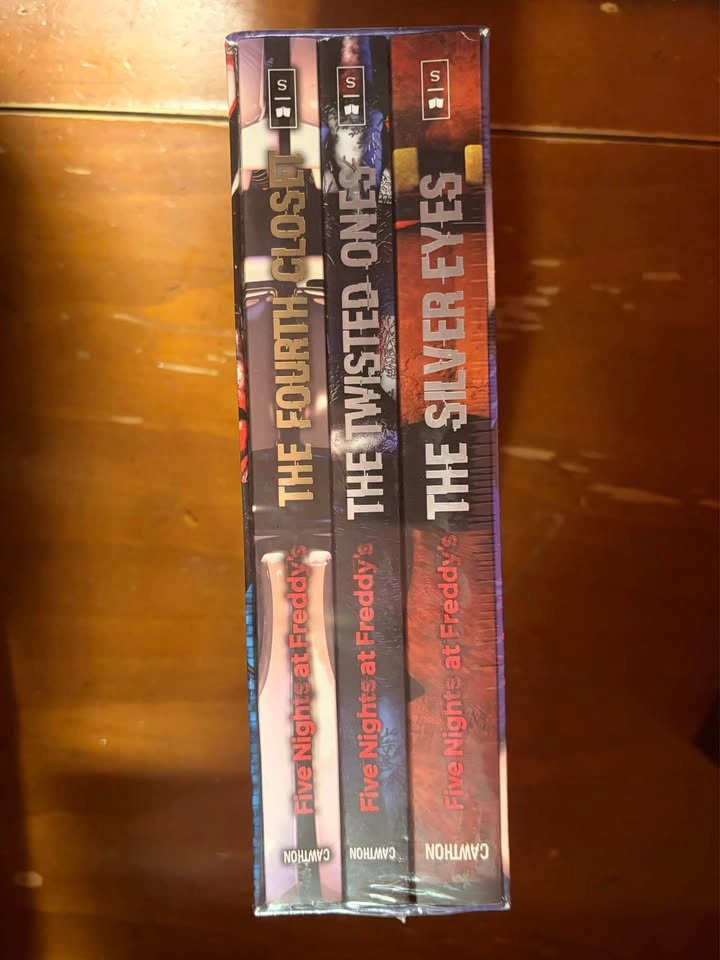 Five Nights at Freddy’s Book Collection (3-Pack) - photo 3