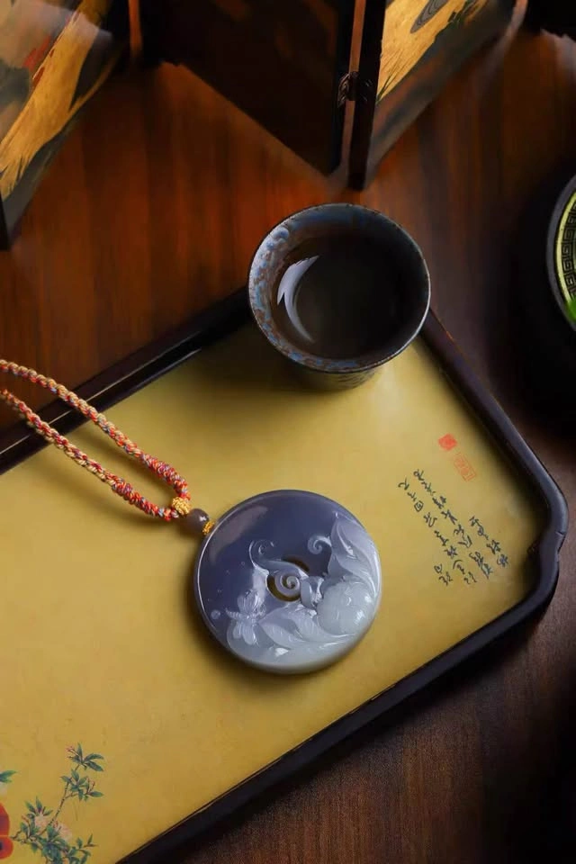 💜 Rare "Smoky Purple" Natural Hetian Jade Lotus Pendant - photo 2