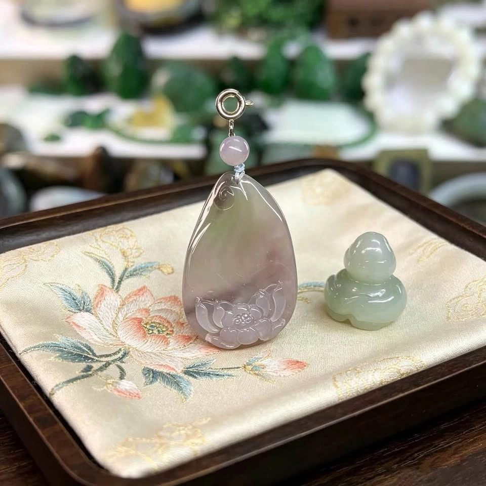 Four-Color Hetian Jade Lotus Pendant – Smoky Purple & Green - photo 3