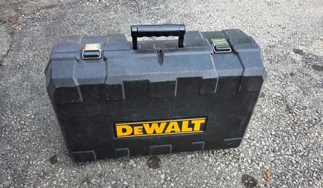 DeWalt DW618PK Router - photo 2