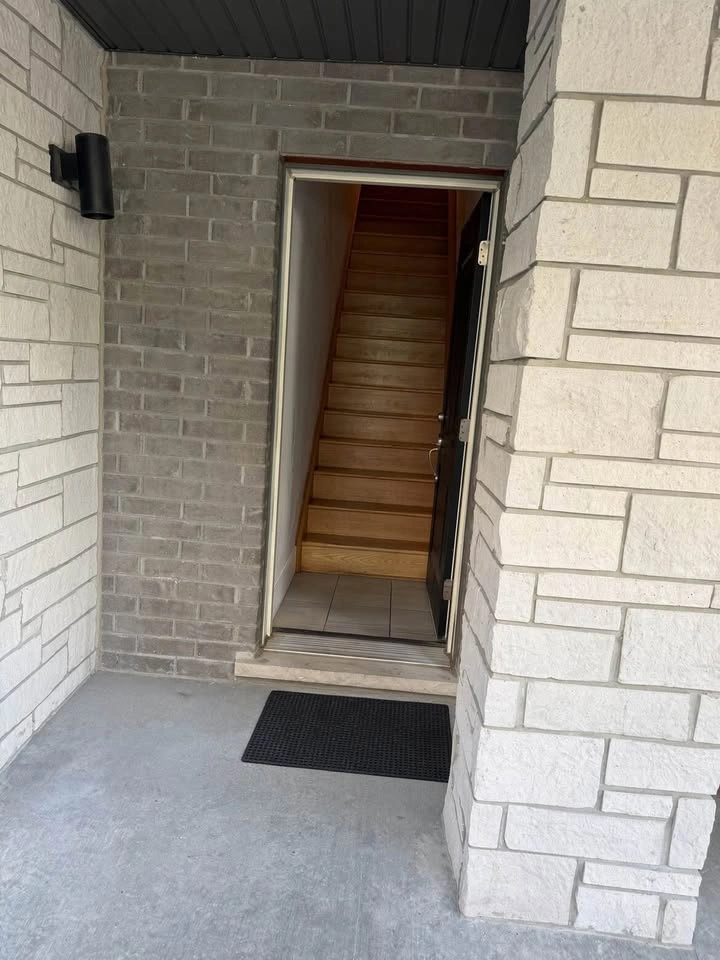 2 Beds 2 Baths - Apartment - photo 3