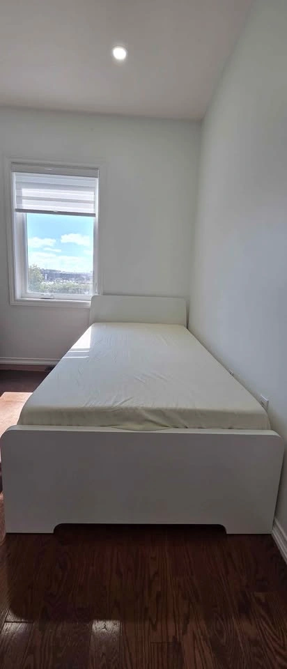 IKEA Twin Bed Frame with slatted base - photo 3