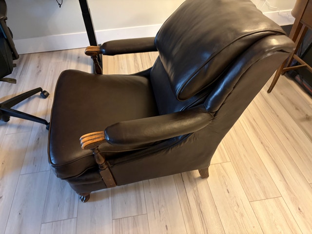 Antique Leather Chair - Professional refurbished - photo 2
