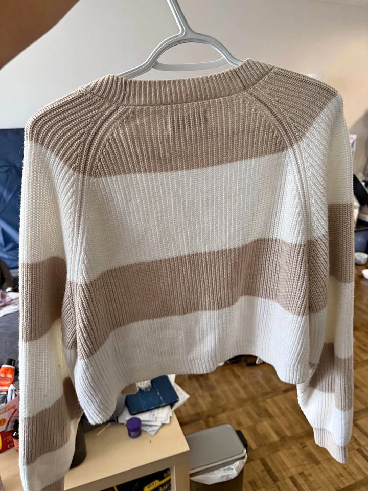 Hollister Sweater - Size XS