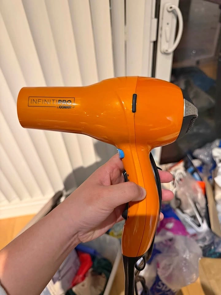 Hair dryer
