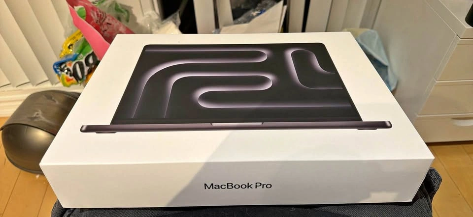 Apple Box - Mac book pro, iPhone 17, AirPod 4