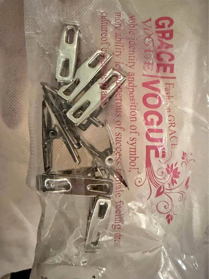 Clothes clips
