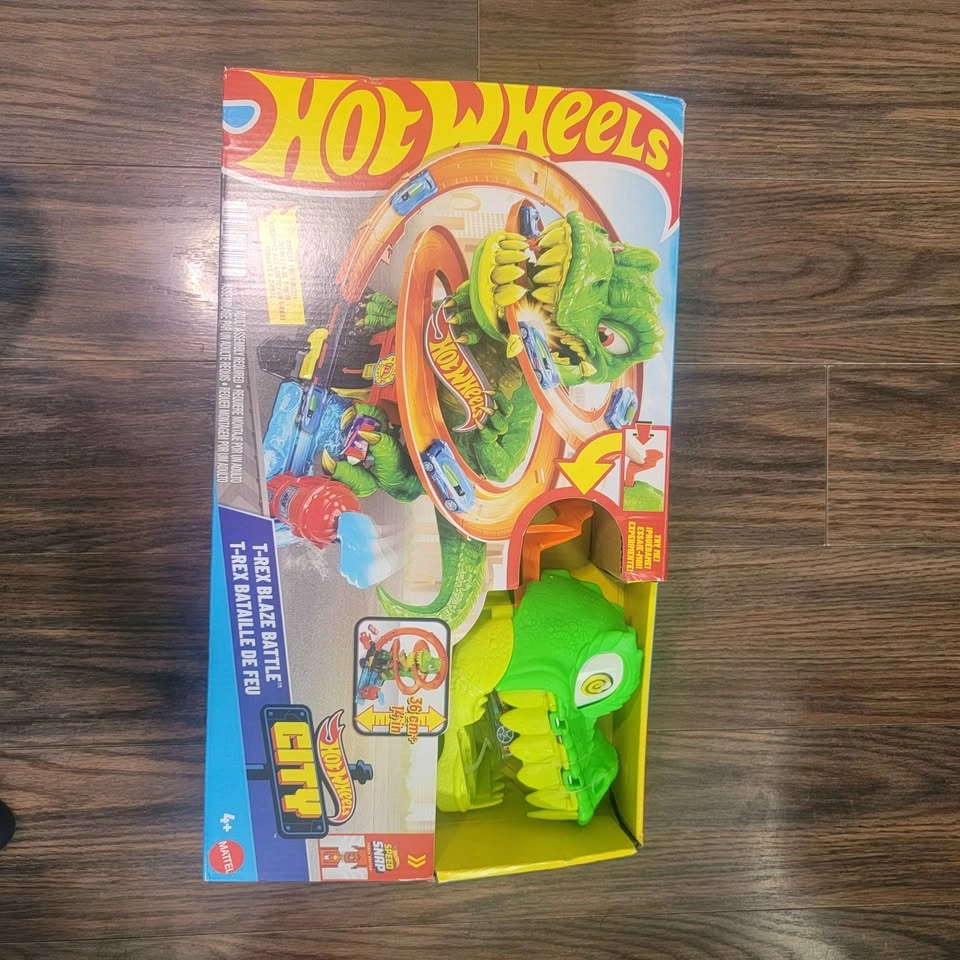 NEW! Hot Wheels T-Rex Car track $40 - photo 3