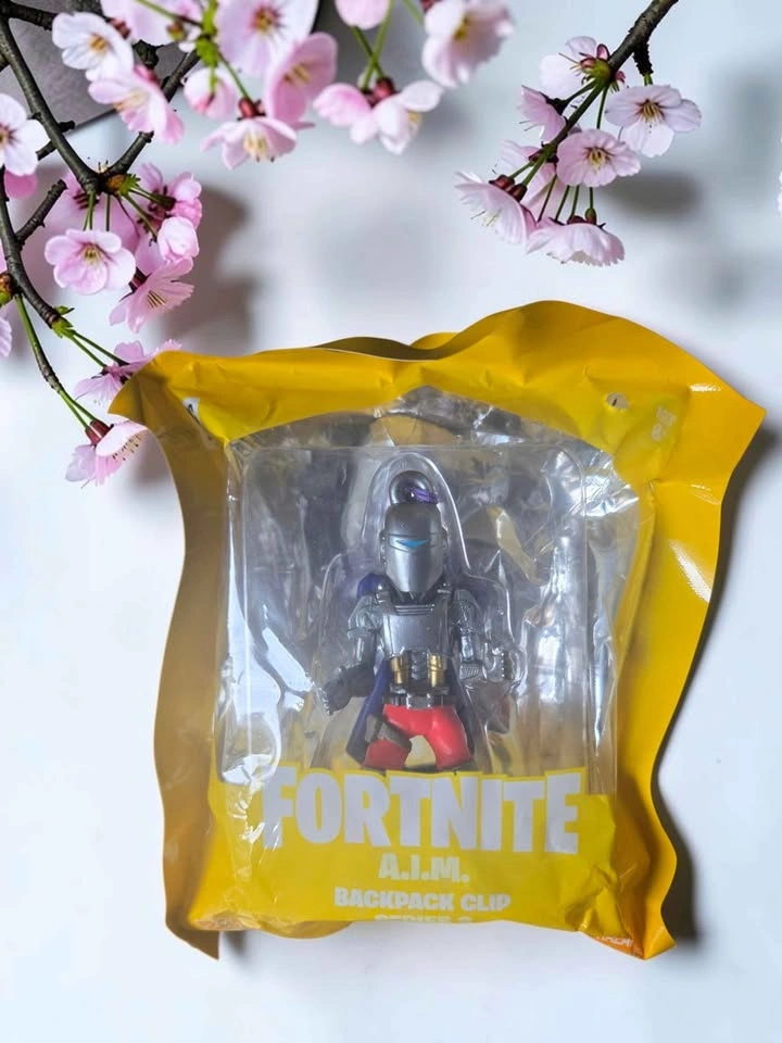 Fortnite A.I.M. Backpack Clip Series 2 • Sealed Collectible - photo 2