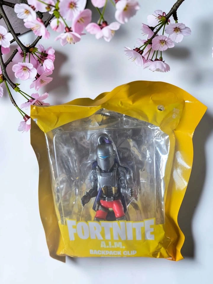 Fortnite A.I.M. Backpack Clip Series 2 • Sealed Collectible - photo 5