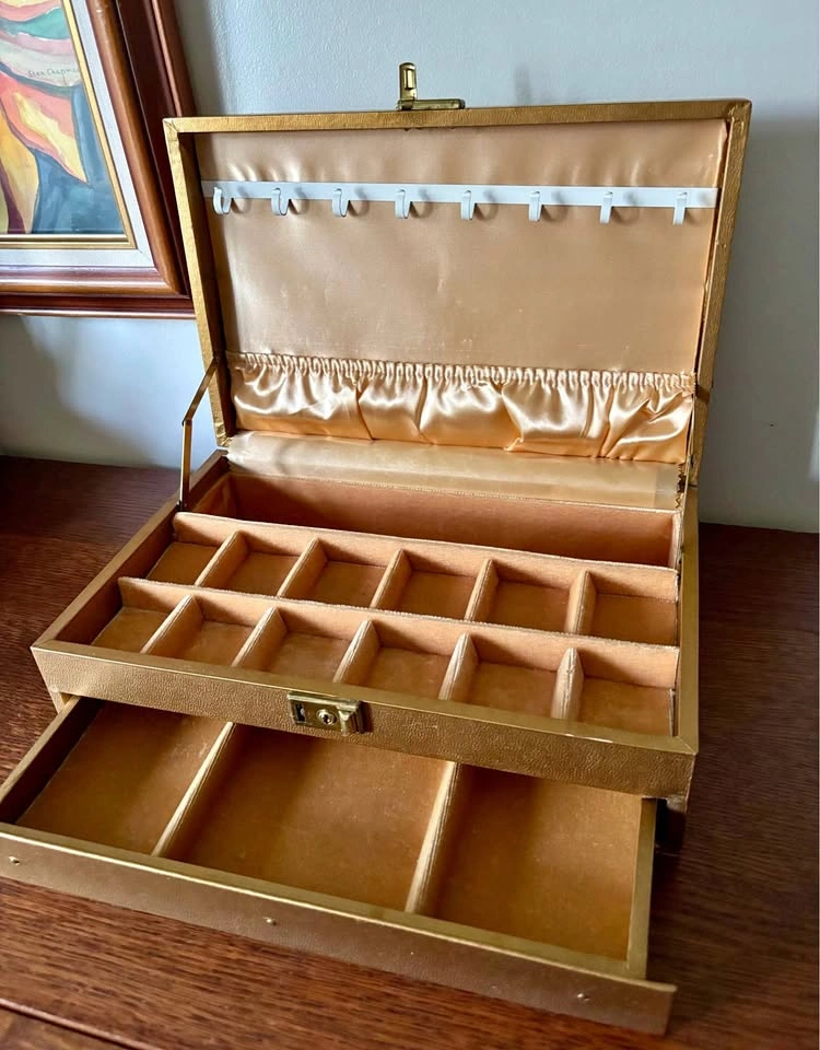 Vintage Mele Automatic Cantilever Jewelry Box Gold Faux Leather