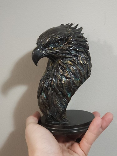 Majestic Bald Eagle Resin Bust - Detailed Wildlife Sculpture