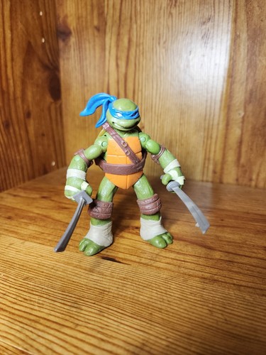 2012 Viacom TMNT Teenage Mutant Ninja Turtles LEONARDO 4.5"