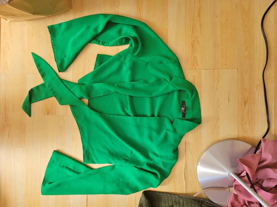 Contemporary Green Tie-Front Blouse Size S