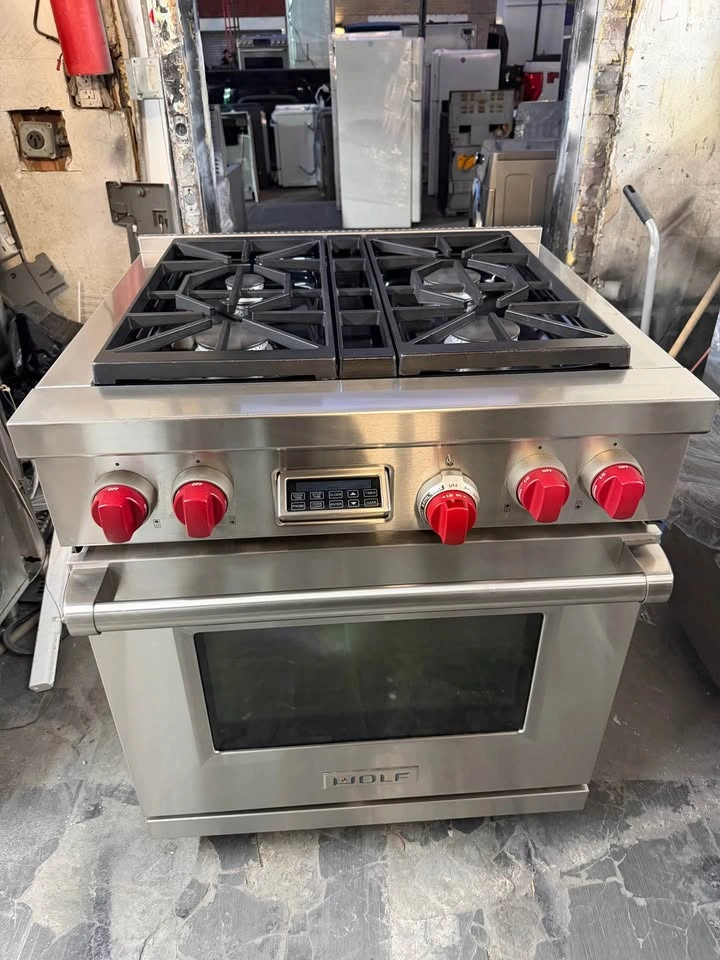Wolf 30" Professional dual fuel range - photo 2