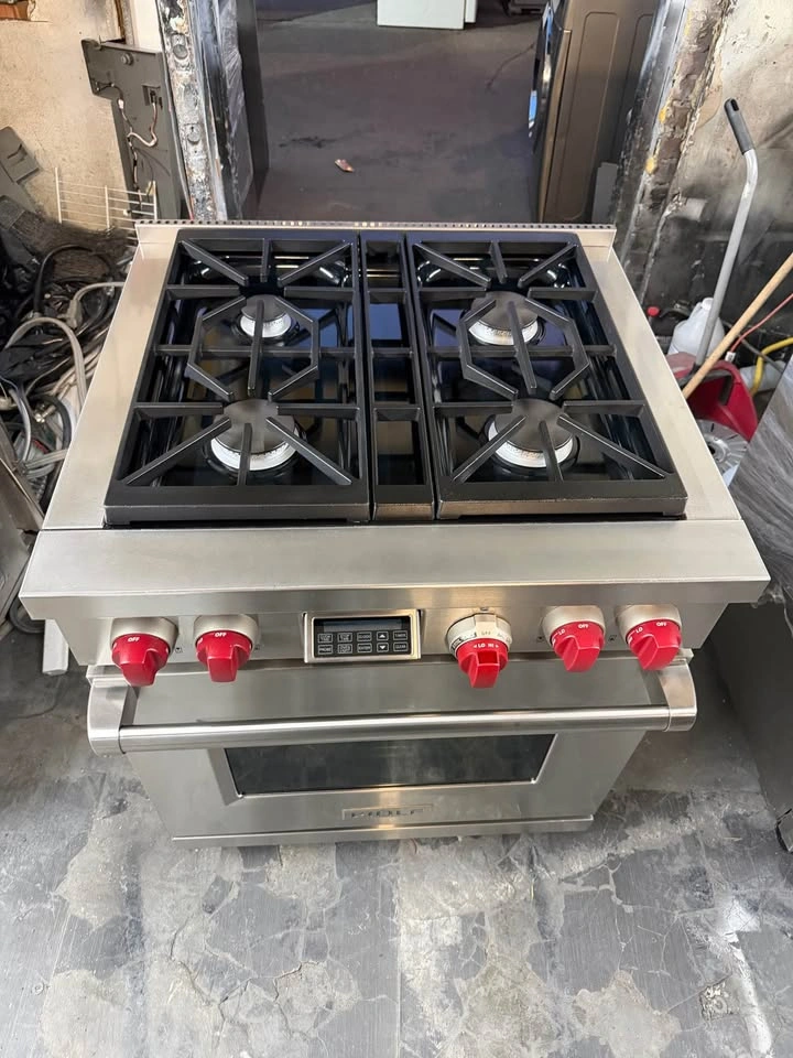 Wolf 30" Professional dual fuel range - photo 3