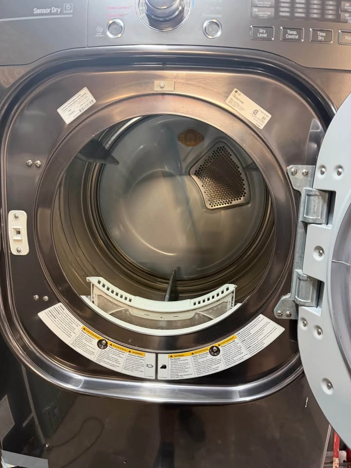 LG Stackable Washer and Dryer Set Electric - photo 3