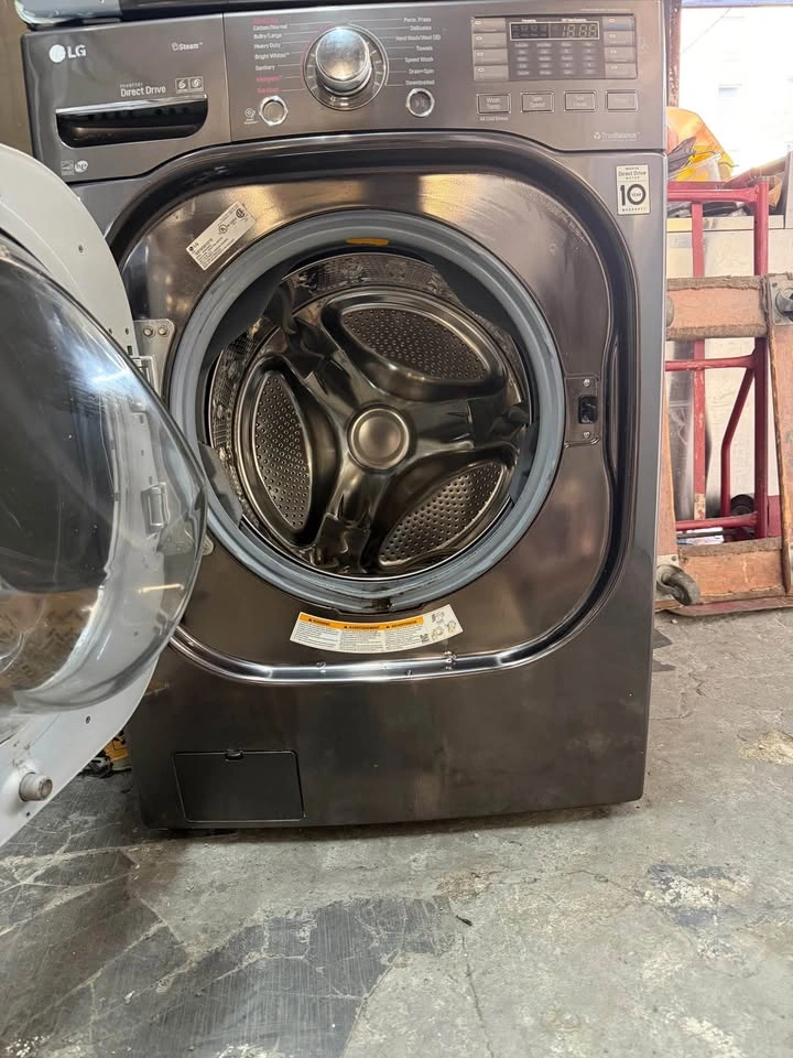 LG Stackable Washer and Dryer Set Electric - photo 4
