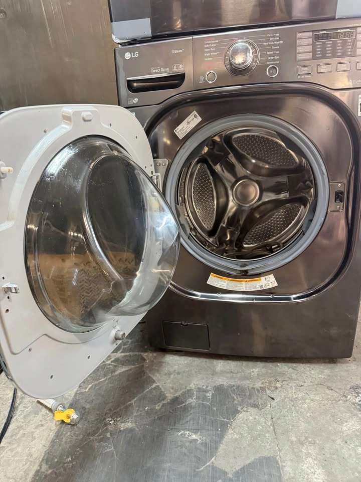 LG Stackable Washer and Dryer Set Electric - photo 5