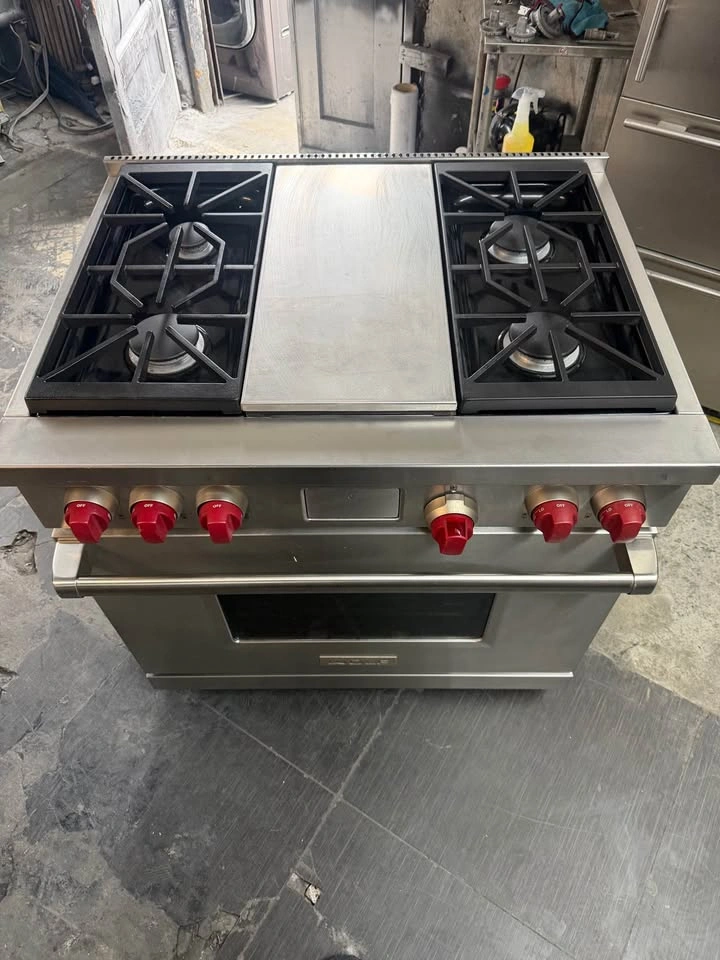 Wolf 36" Dual Fuel Range with Griddle - photo 2