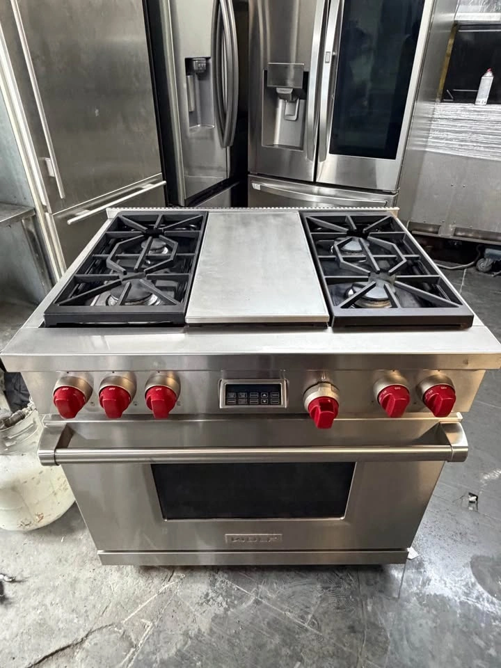 Wolf 36" Dual Fuel Range with Griddle - photo 4