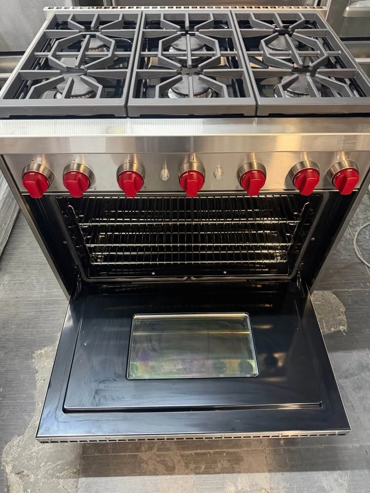 Wolf 6-Burner Gas Range - photo 4