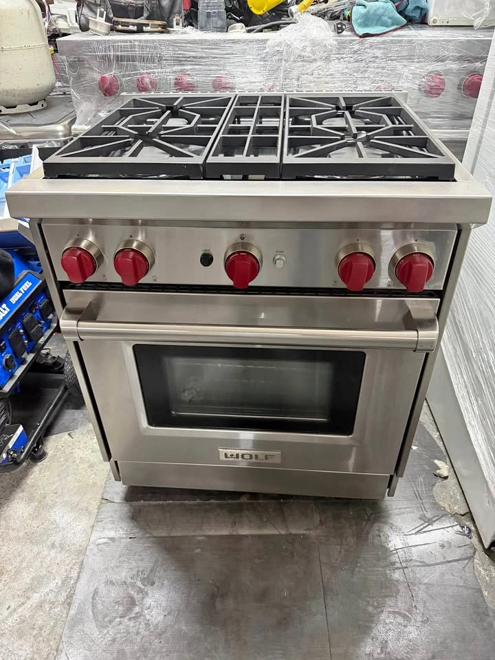 Wolf 30" Professional Gas Range