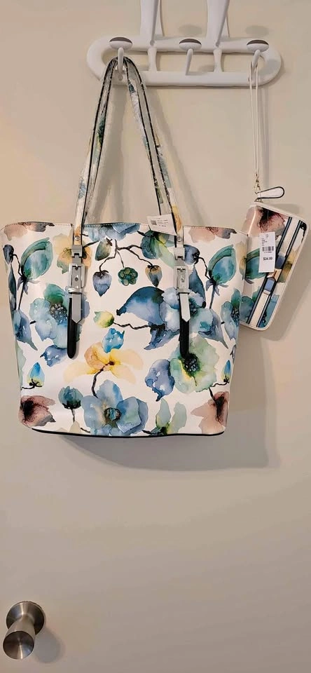 Purse and matching Wristlet