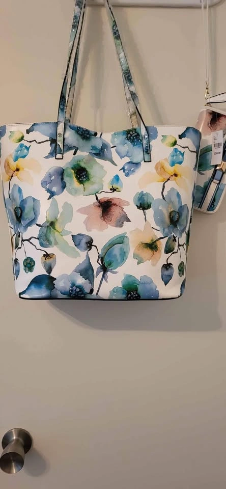 Purse and matching Wristlet - photo 4