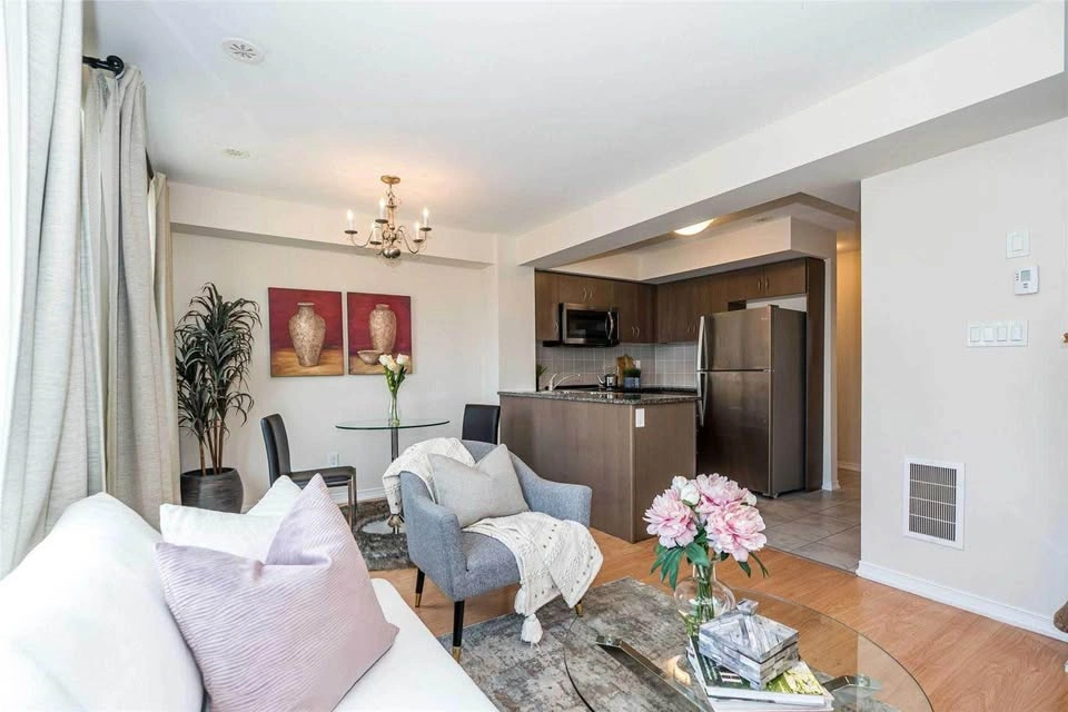 2 Beds 2 Baths - Townhouse - photo 5