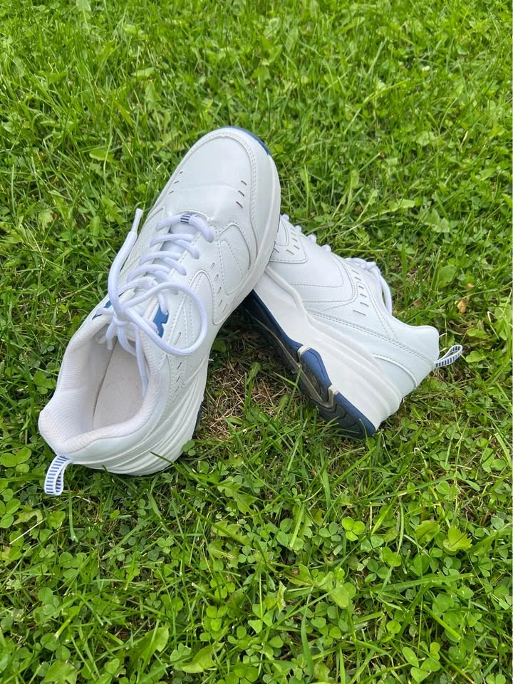 White Athletic Sneakers / Walking Shoes – Men's Size US 9 - photo 4