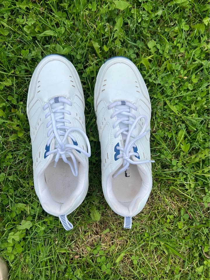 White Athletic Sneakers / Walking Shoes – Men's Size US 9 - photo 5