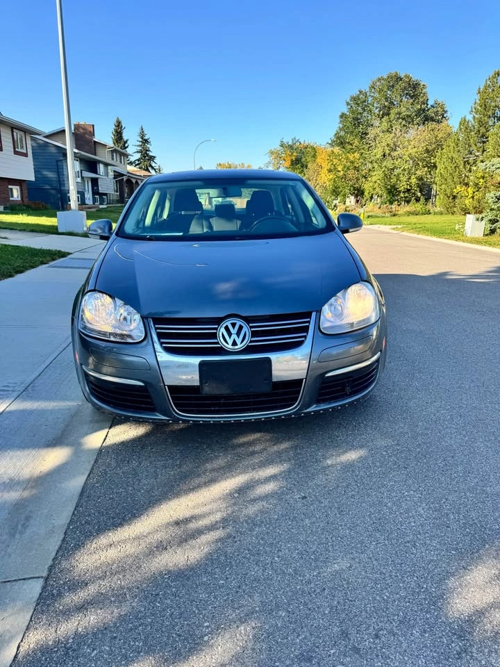 2010 Volkswagen Jetta - photo 2