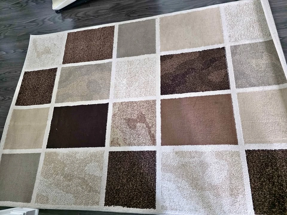 Cream and Brown Carpet/ Rug in excellent condition