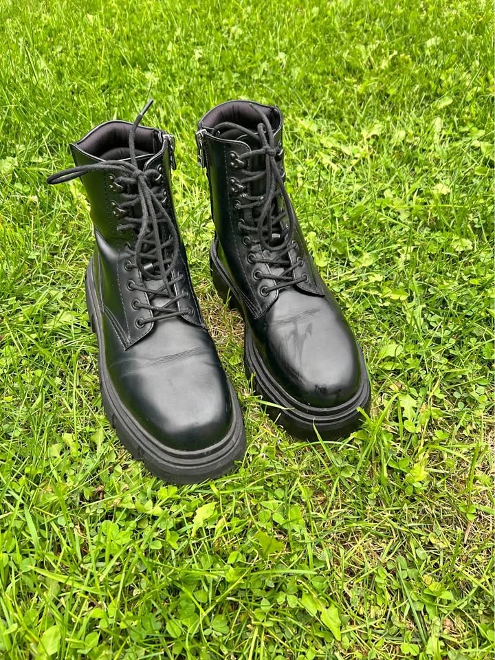 Zara Premium Men's Chunky Lug Sole Combat Boots – Black
