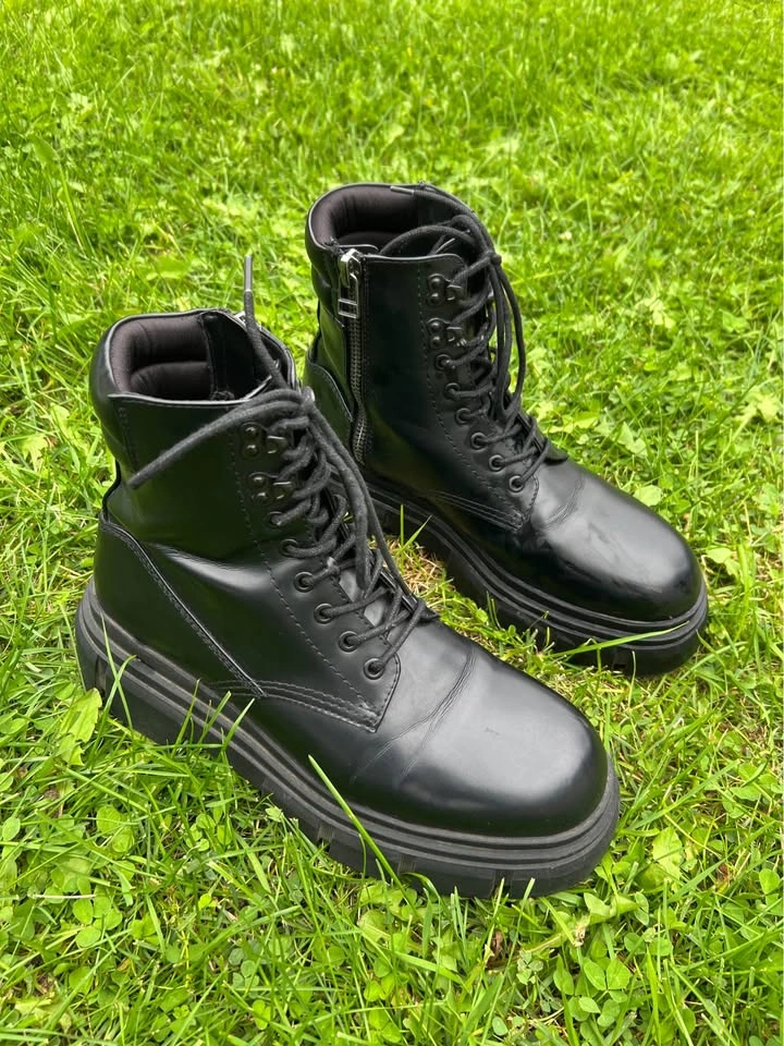 Zara Premium Men's Chunky Lug Sole Combat Boots – Black - photo 2