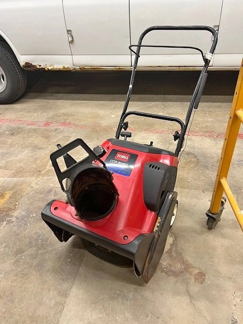 Snowblower - Toro CCR2450