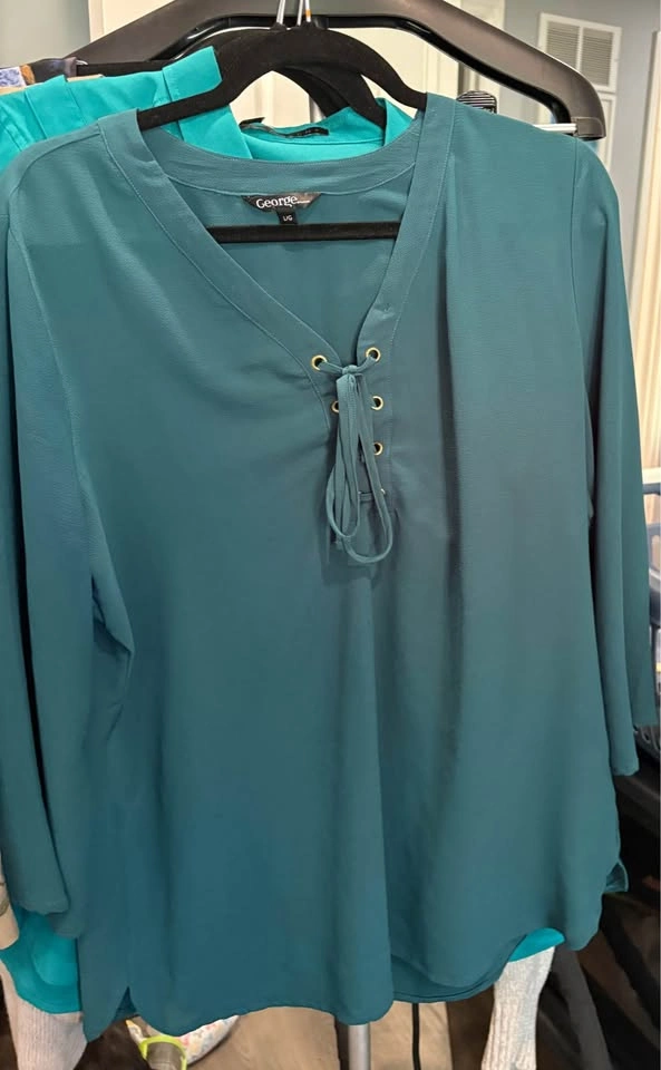 Women's Blouse Bundle Size Large - Calvin Klein, Ivanka Trump - photo 3