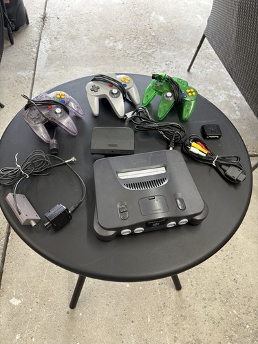 Nintendo 64 N64 Console Bundle 3 Controllers Jumper Pak Cords
