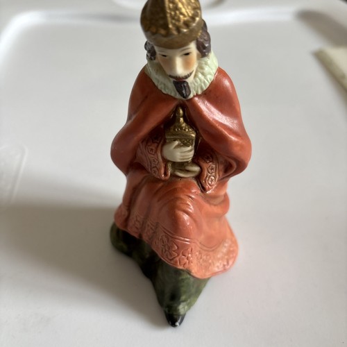 Vintage Bisque/Ceramic Christmas Nativity Figurines 4"-4.5" - photo 3