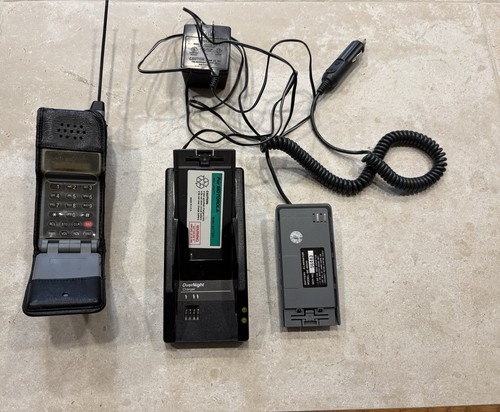 Vintage Motorola MicroTAC Flip Cell Phone Bundle
