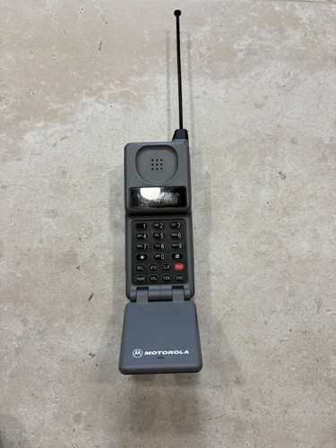 Vintage Motorola MicroTAC Flip Cell Phone Bundle - photo 3