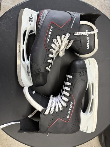 Easton Synergy Hockey Skates Size 10 w/ Blade Guards