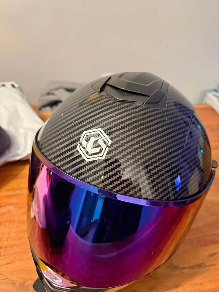 LVS Full Face Motorcycle Helmet · Size M/L 145$