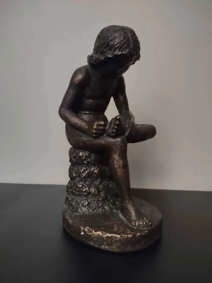 Boy with Thorn Statue (Fedelino Spinario) image indicator(2)